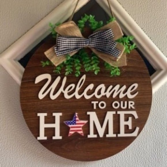 Interchangeable Welcome Sign for Front Door with 4 Seasonal Wreaths and 14 icons - Picture 1 of 2